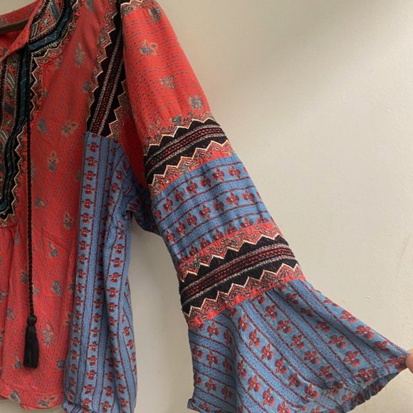 Free People – Embroidered Open Neck Blouse, XS - Good Condition - Picture 4 of 5